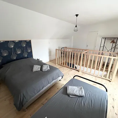 Holiday home Jolie Maison Familiale 14 Personnes Trelaze