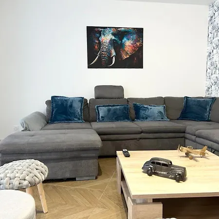 Jolie Maison Familiale 14 Personnes Holiday home Trelaze