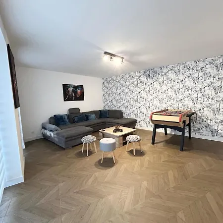 Holiday home Jolie Maison Familiale 14 Personnes