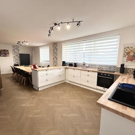 Holiday home Jolie Maison Familiale 14 Personnes Trelaze